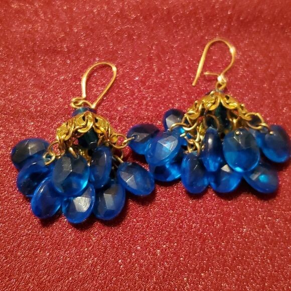 💥4 for $20💥Vintage Earrings Gold Tone Dangle Blue Beaded Retro Jewelery - Picture 2 of 5